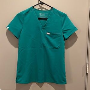 Womens Figs shrub top.